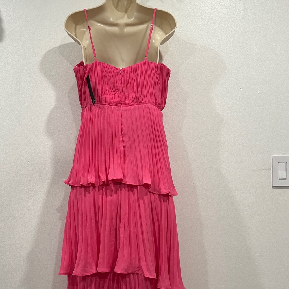 NWT! Lulu's Strapless Pink Tiered Dress - Picture 9 of 15